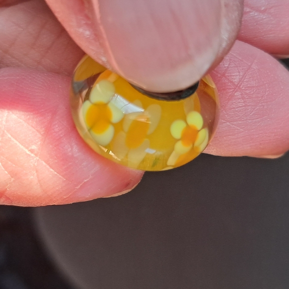 Pandora Yellow Floral Charm - Picture 2 of 5